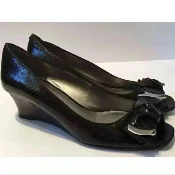 Bandolino Heels 6.5 Bdgoldco2 Snake Print Wedges - Picture 1 of 8